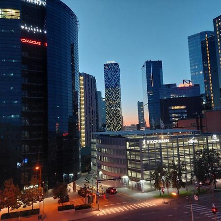 Kahe Magamistoaga Ja Suure Elutoaga 3-Toaline Korter Vaatega Tallinna Aerikeskusele Exterior foto